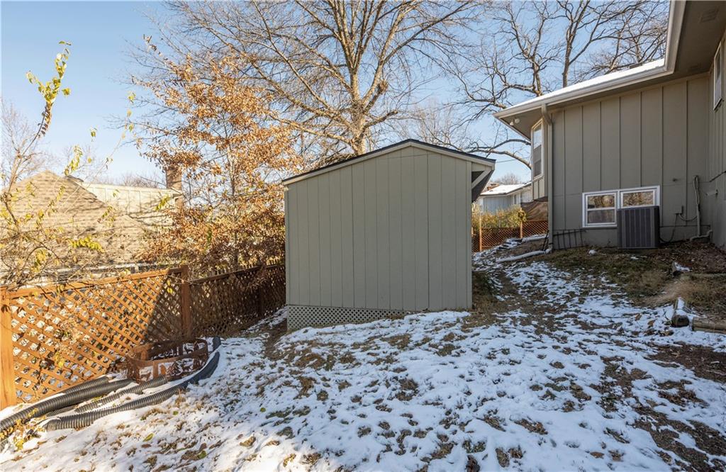 10024 W 70th Terrace