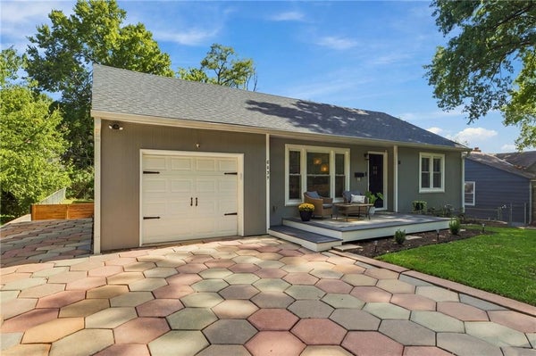 8839 VIRGINIA LN, KANSAS CITY, MO 64114 - Image 450d6cd41b3bce4cf9a7f7b0553f08de/1987750214