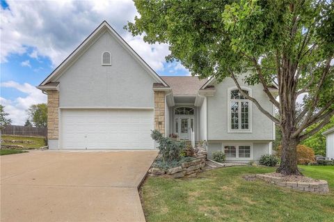 Photo of 17908 E 29th Street, Independence, MO 64057 (MLS # 2581512)