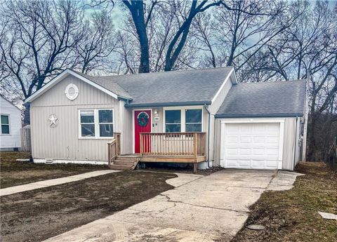 1001 NE 44th Street, Kansas City, MO 64116 - #: 2604078