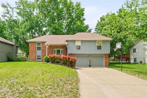 2009 E Sleepy Hollow Drive, Olathe, KS 66062 - #: 2547952