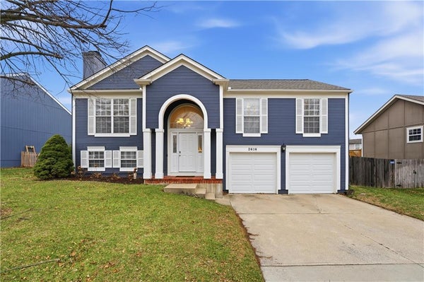 2616 SE WINCHESTER DR, LEES SUMMIT, MO 64063 - Image 4563cb3d309cd51bb8236cf0082d7c19/652536551