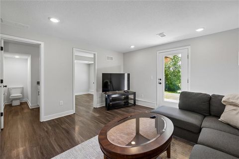 Photo of 5232 N Cambridge Avenue, Kansas City, MO 64119 (MLS # 2622183)