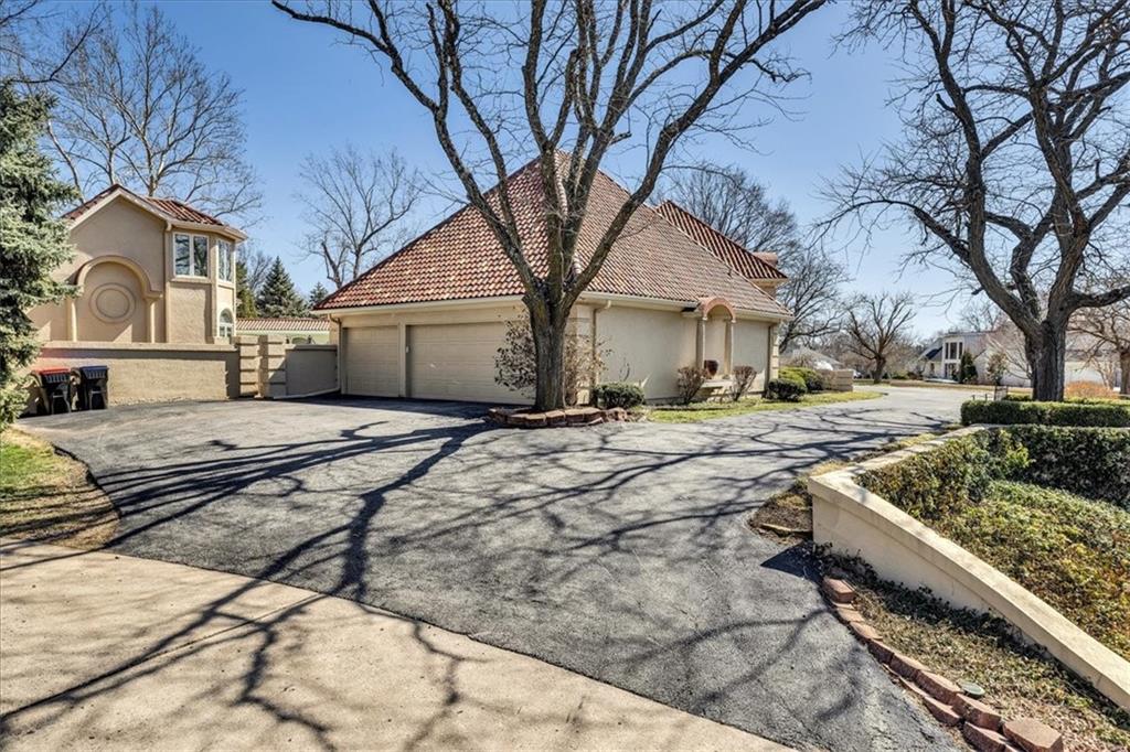 5212 W 98th Terrace