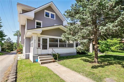 811 E 30th Street, Kansas City, MO 64109 - #: 2550111