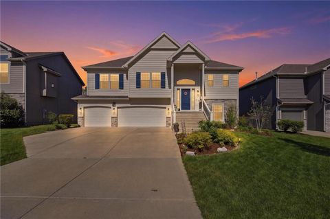 Photo of 1636 Shadow Drive, Leavenworth, KS 66048 (MLS # 2618268)