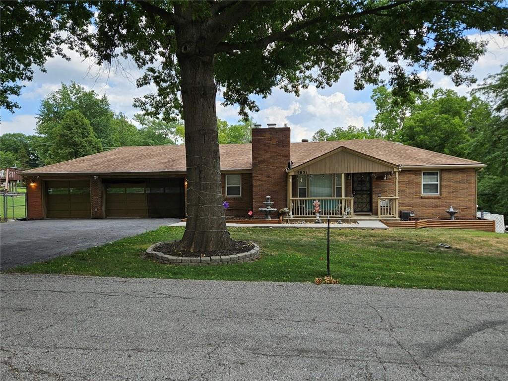 5831 N Ava Avenue
