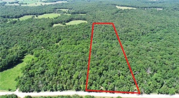 RADIO LN, EL DORADO SPRINGS, MO 64744 - Image 45ac7b4e111adca4398b85360fb7a5d6/1209877579