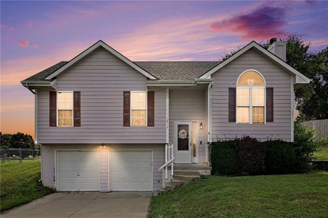 Photo of 18713 Primrose Street, Smithville, MO 64089 (MLS # 2647501)