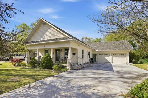 100 W Druart Street Frontenac KS 66763