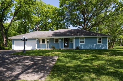 Photo of 8309 Winchester Avenue, Kansas City, MO 64138 (MLS # 2620068)
