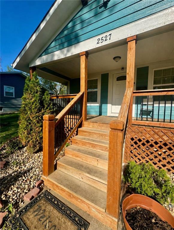 2527 N 43RD Street