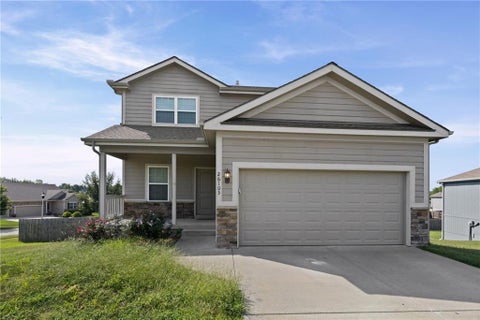 Photo of 26103 W 141st Terrace, Olathe, KS 66061 (MLS # 2638714)