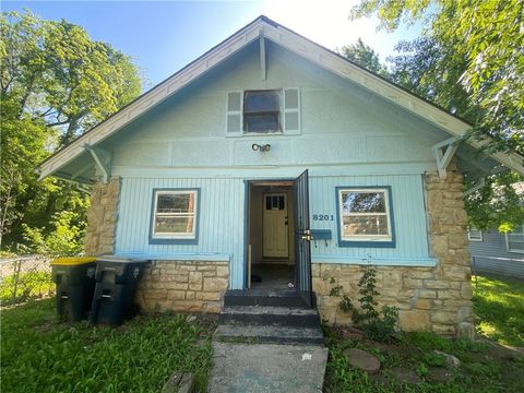 8201 Lydia Avenue Kansas City MO 64131