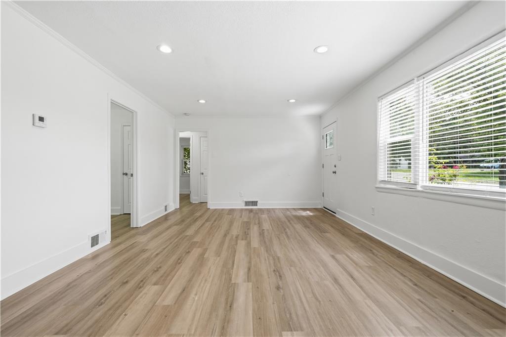 2706 W 79th Street