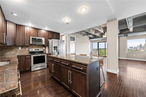 Photo of 2940 Baltimore Avenue #1303, Kansas City, MO 64108 (MLS # 2636908)