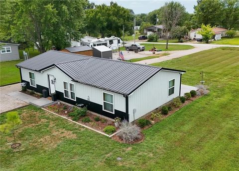 21 Buckskin Drive, Linn Valley, KS 66040 - MLS#: 2625779