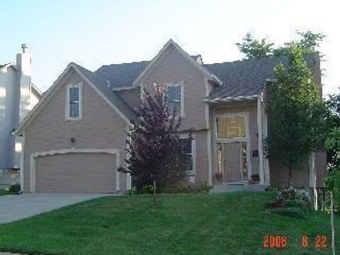 989 S Clearwater Creek Drive Olathe KS 66061