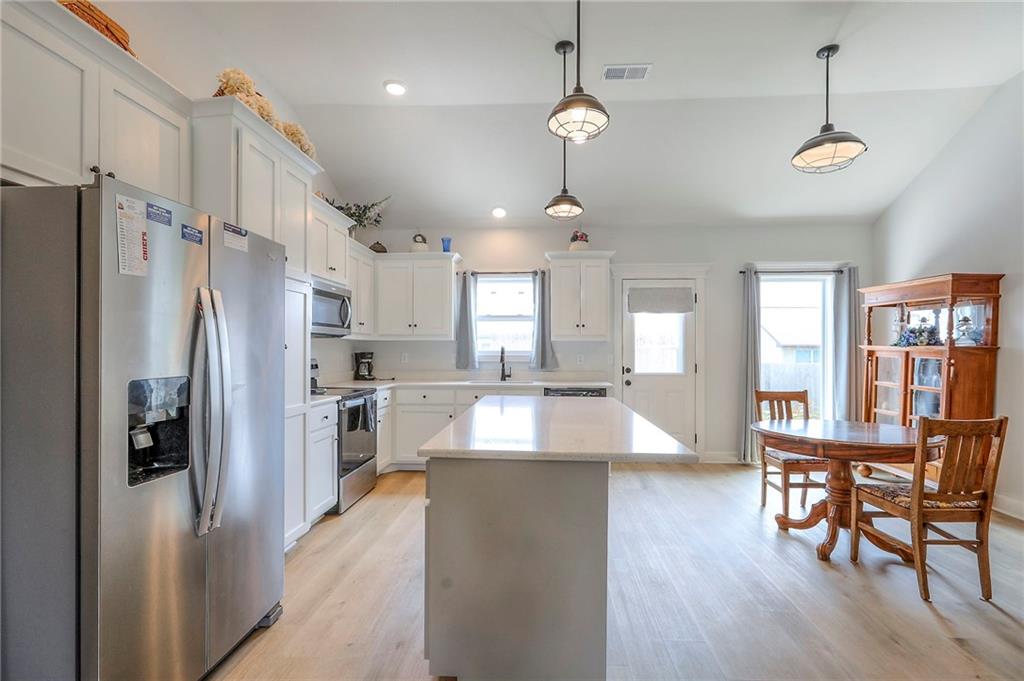 217 S Devin Street