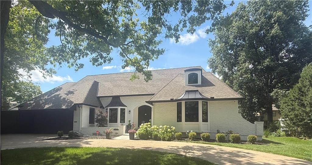 3205 W 83rd Street