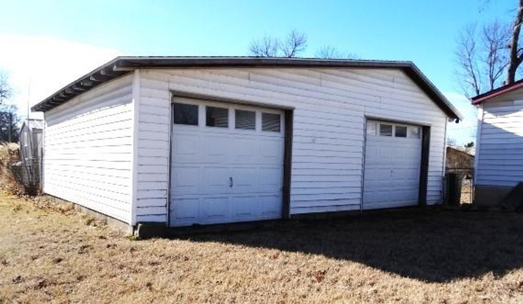 Photo of 923 E Walnut Street, Rich Hill, MO 64779 (MLS # 2598549)