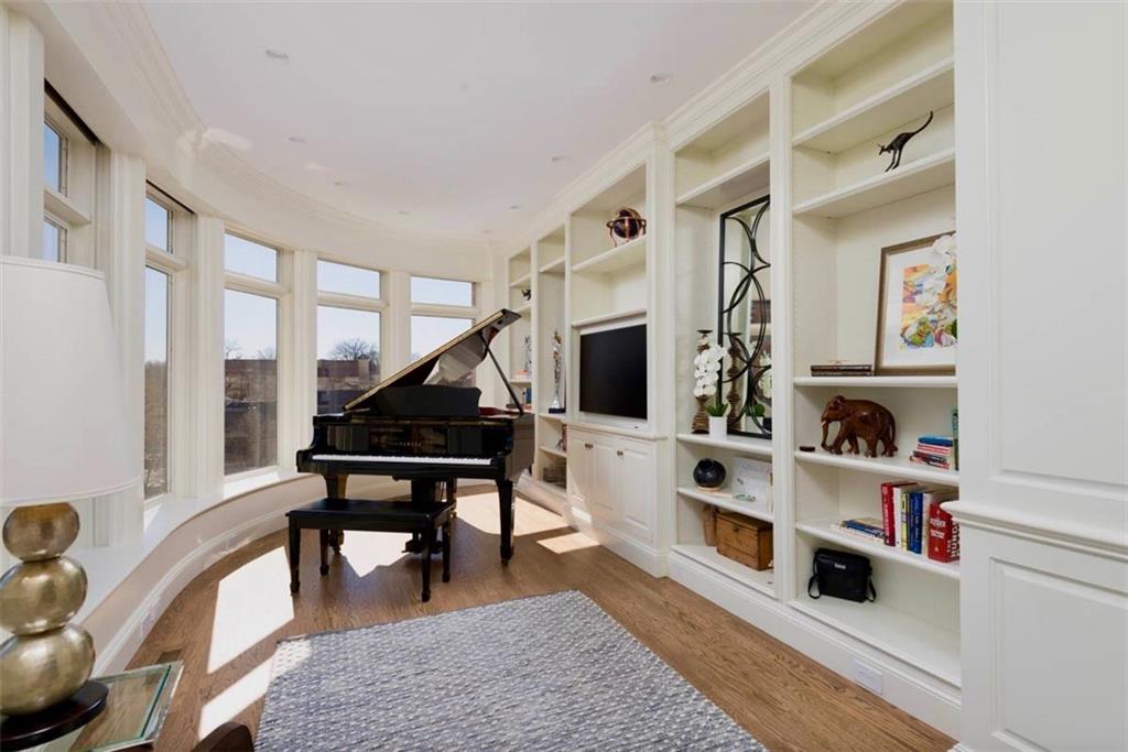 400 W 49th Terrace 2056