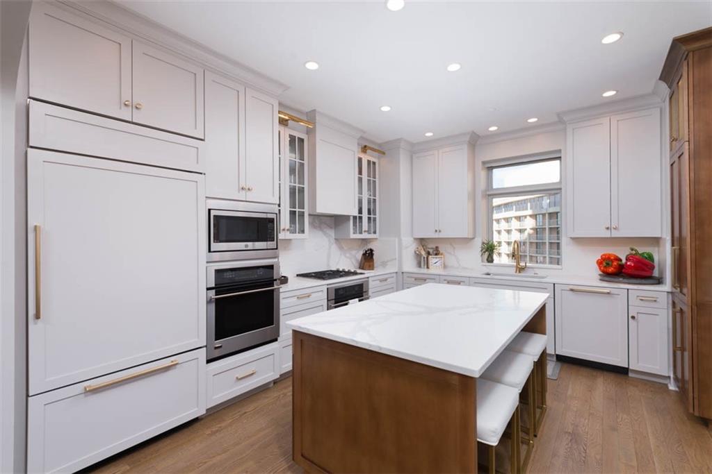 400 W 49th Terrace 2056