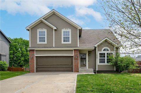 10205 N Lewis Avenue Kansas City MO 64157