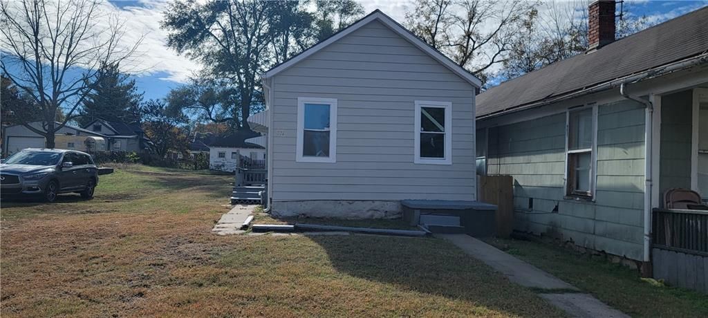 Photo of 711 Pottawatomie Street, Leavenworth, KS 66048 (MLS # 2592096)