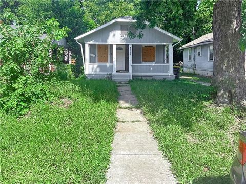 Photo of 7115 Bellefontaine Avenue, Kansas City, MO 64132 (MLS # 2582776)