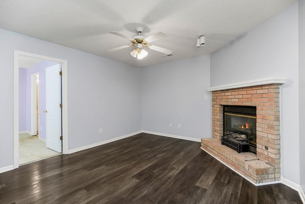 304 E Hansen Court