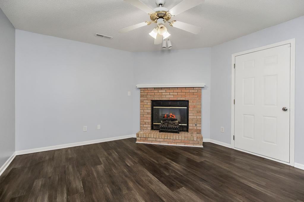 304 E Hansen Court