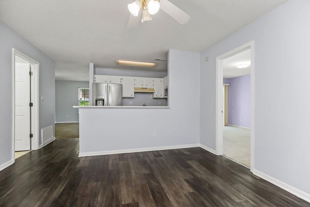 304 E Hansen Court