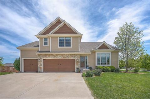 10111 N Tullis Drive, Kansas City, MO 64157 - #: 2548016