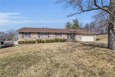 7804 NW Blue Grass Drive, Parkville, MO 64152 - MLS#: 2535895