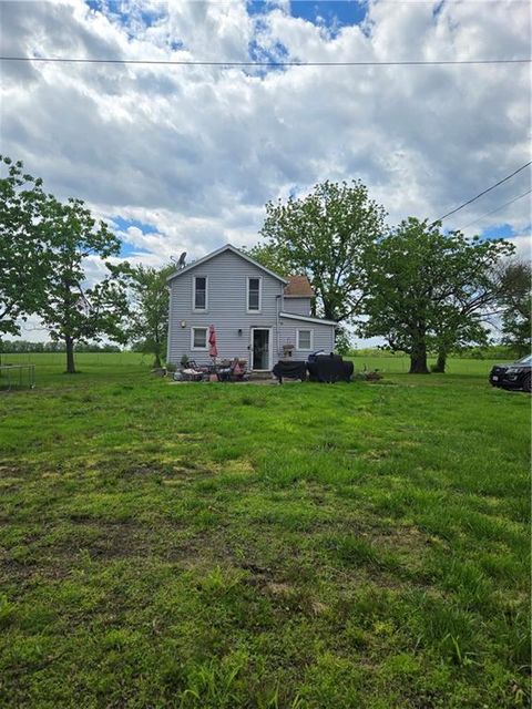 Photo of 29613 S Sycamore Grove Road, Garden City, MO 64747 (MLS # 2617889)