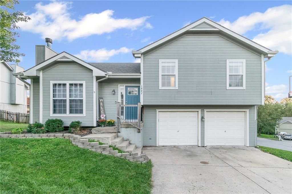 Photo of 1847 Mallard Drive, Liberty, MO 64068 (MLS # 2578320)