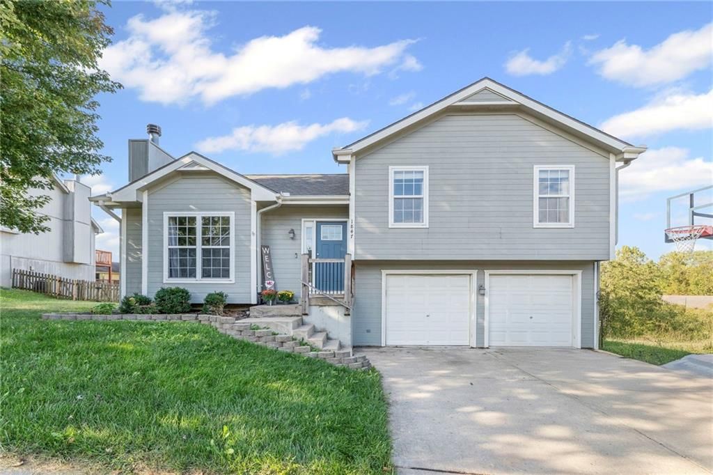 Photo of 1847 Mallard Drive, Liberty, MO 64068 (MLS # 2578320)
