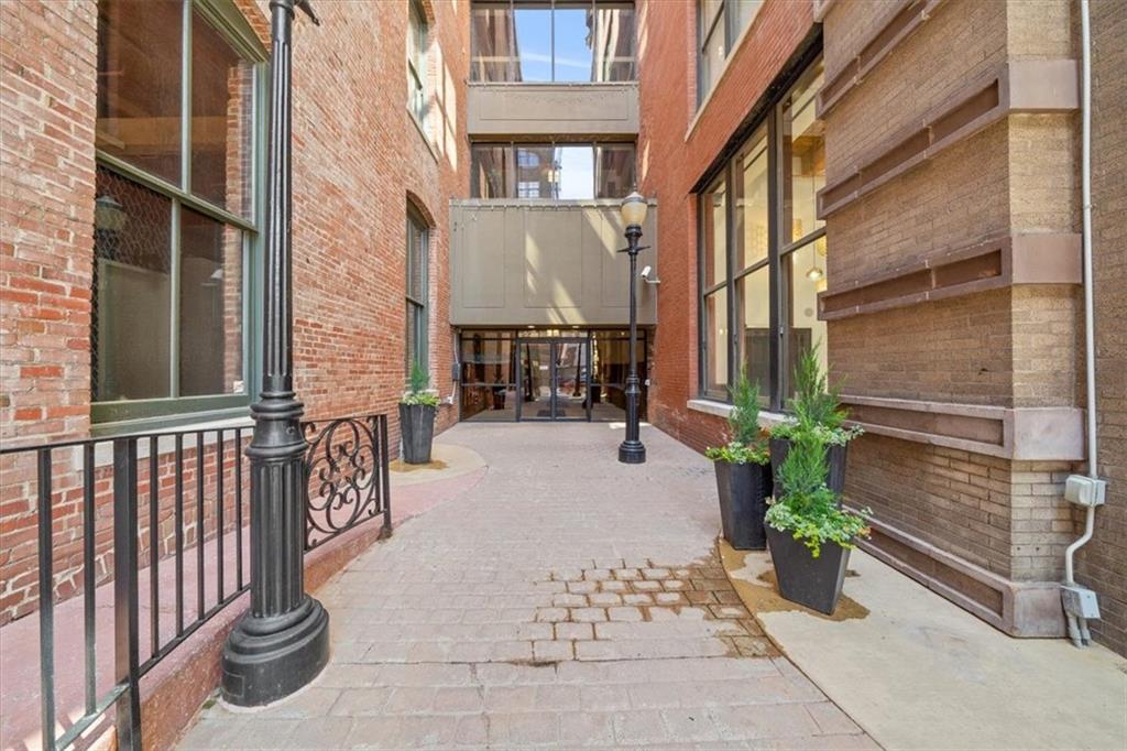 308 W 8th Street 712