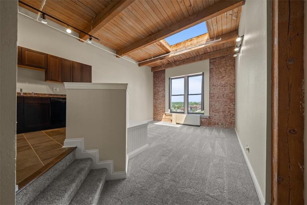 308 W 8th Street 712