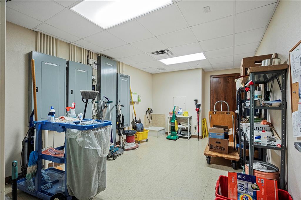 Savannah, Missouri 64485, United States, ,Commercial,Active,54002