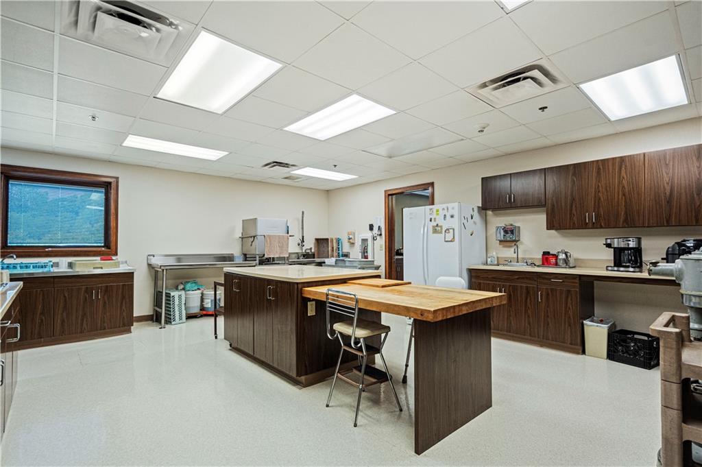 Savannah, Missouri 64485, United States, ,Commercial,Active,54002