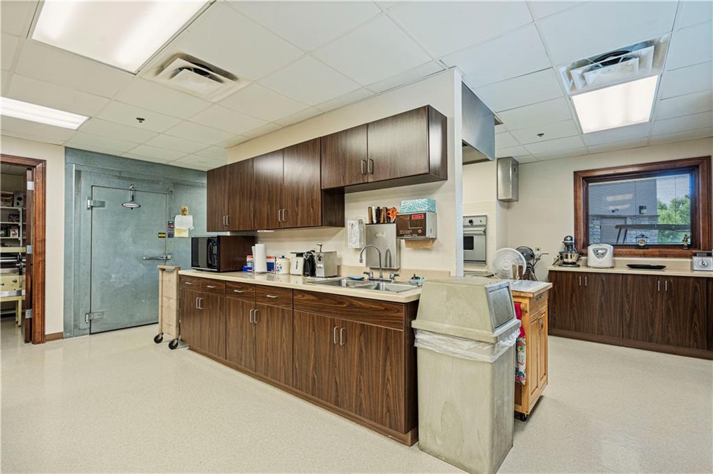 Savannah, Missouri 64485, United States, ,Commercial,Active,54002