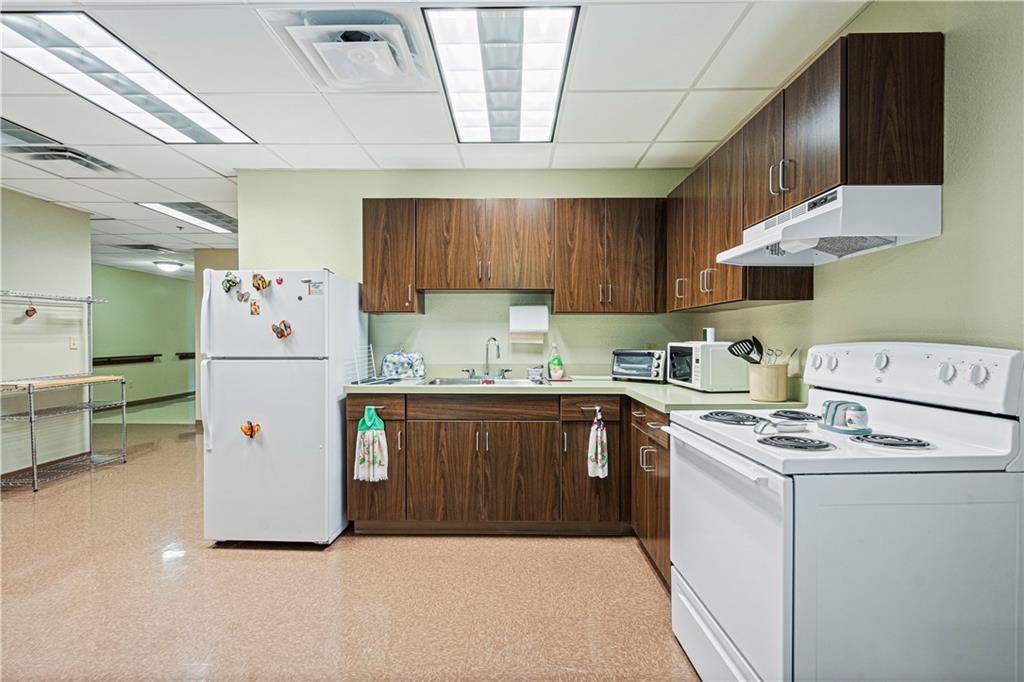 Savannah, Missouri 64485, United States, ,Commercial,Active,54002