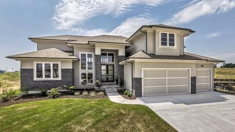 Photo of 7924 Noble Street, Shawnee, KS 66220 (MLS # 2615432)