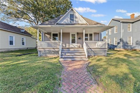 304 W Wea Street Paola KS 66071