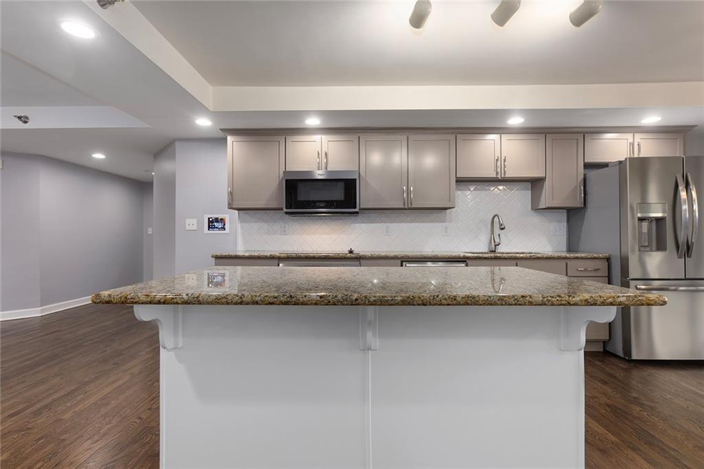 600 Admiral Boulevard 601