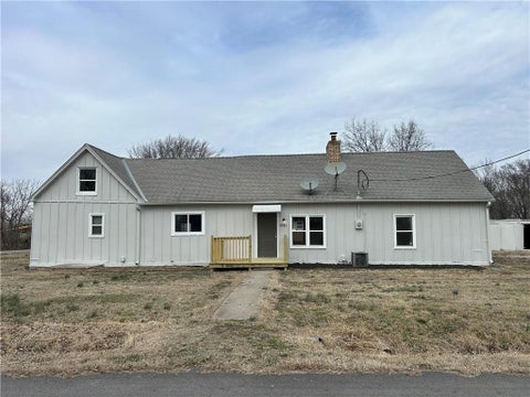 Photo of 4703 N Hifner Street, Independence, MO 64058 (MLS # 2634129)
