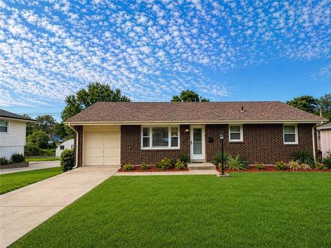 Photo of 6700 E 135th Street, Grandview, MO 64030 (MLS # 2617766)