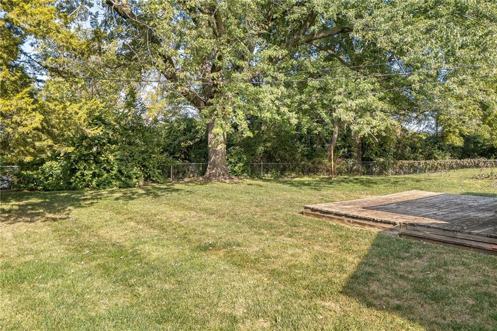 2211 Lovers Lane